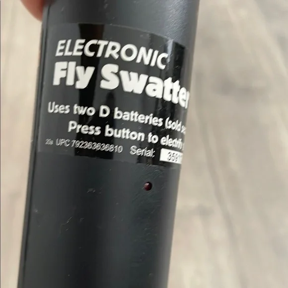 Yellow Electric Bug Zapper Racket - Picture 5 of 7